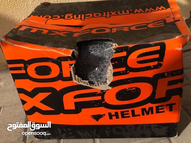 خوذة مكس فورس للبيع جديده مقابل 300 درهم فقط