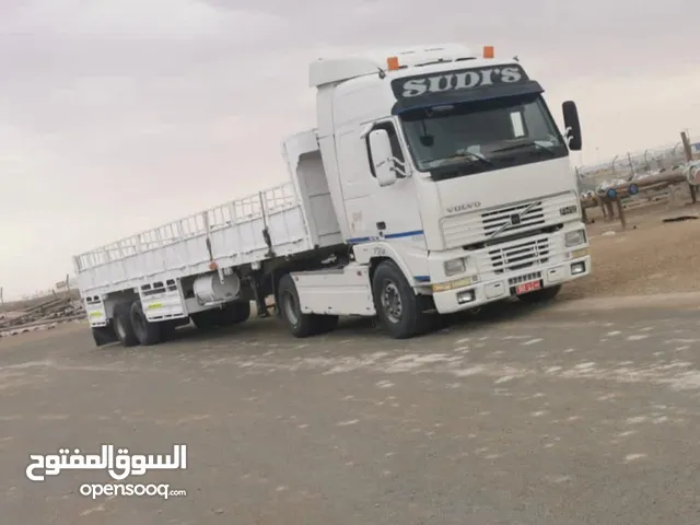 Tractor Unit Volvo 2001 in Muscat
