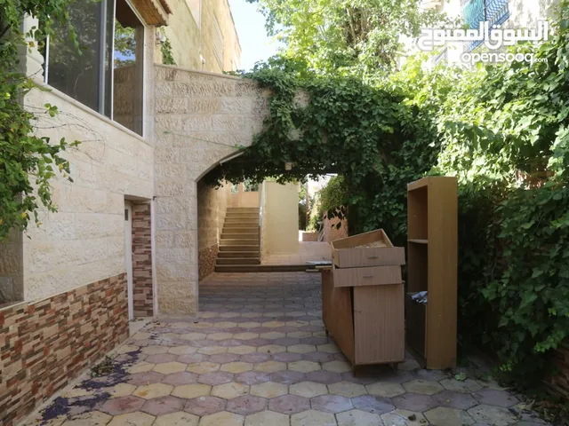 325 m2 3 Bedrooms Villa for Sale in Amman Jubaiha