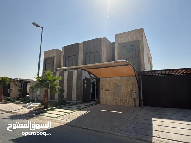 للبيع فيلتين متلاصقتين في منطقة الحوشي ، فخمة جدا مع مسبح لكل فيلا