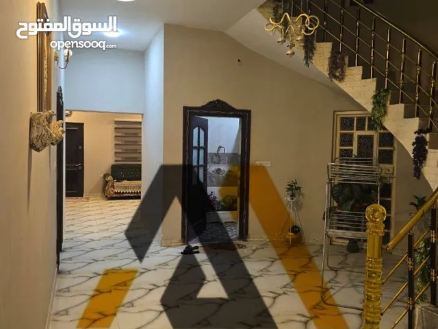 300 m2 More than 6 bedrooms Townhouse for Rent in Basra Khadra'a