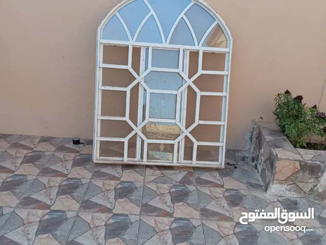 يوجد لدي دريشه مع ملحقتها