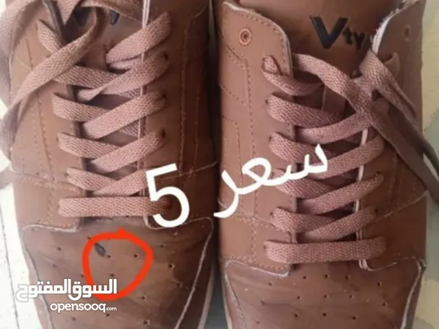 44 Sport Shoes in Amman