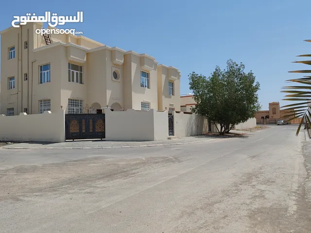 395m2 More than 6 bedrooms Villa for Sale in Al Dakhiliya Nizwa