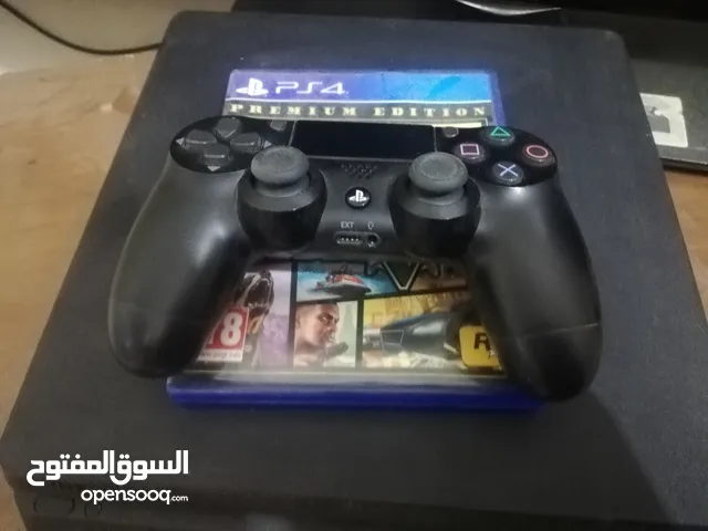 بلي ستيشن فور سلم مستعمل اربع اسابيع ممفتوح  مع لعبت GTAV online  وجميع ملحقاته