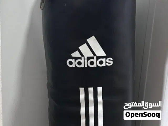 أكياس ملاكمه جديده في أحجام مختلفة واسعار مختلفة 120-150 على حسب الحجم