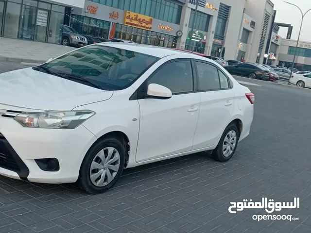 Sedan Toyota in Muscat