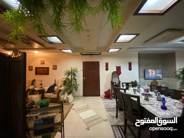 205 m2 3 Bedrooms Apartments for Sale in Ramallah and Al-Bireh Al Masyoon