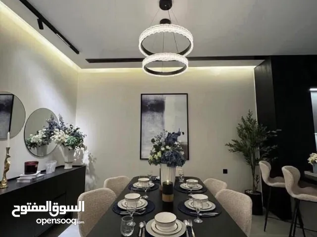 شقة راقيه بخدمات فندقي وموقع مميز بالدقي للإيجار