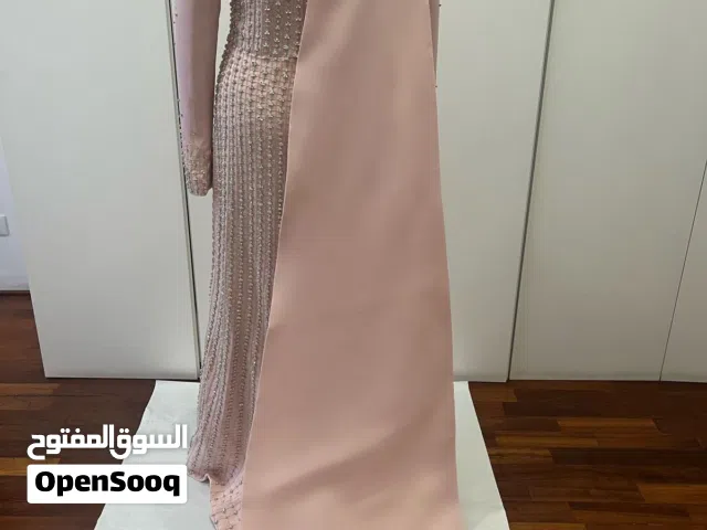 فستان للبيع جديد غير ملبوس