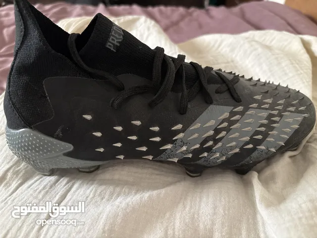 بوط اديداس بريداتور اصابعsize 41