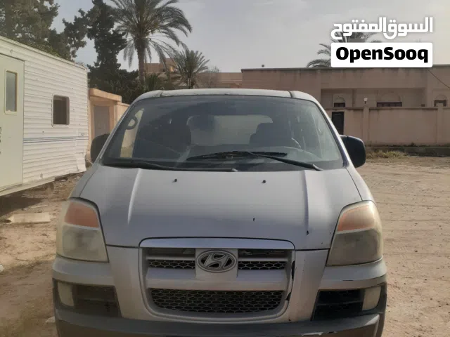 2005 هيونداي H1 Standard