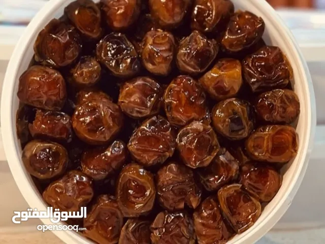 تتوفر تمور للكبس اصناف مختلفة البرحي والبريم والخضراوي والقرنفلي والهدل وبت السودة وشويثي