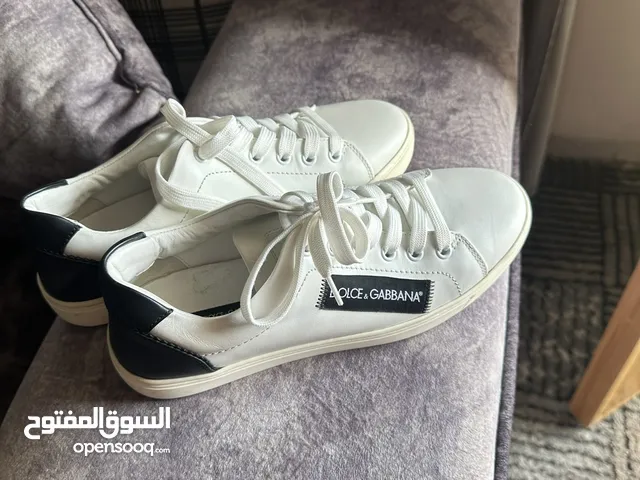 White Comfort Shoes in Zarqa