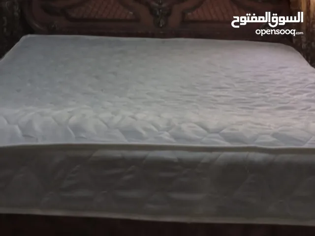 فرشة تخت بحاله ممتازة بسعر مغري