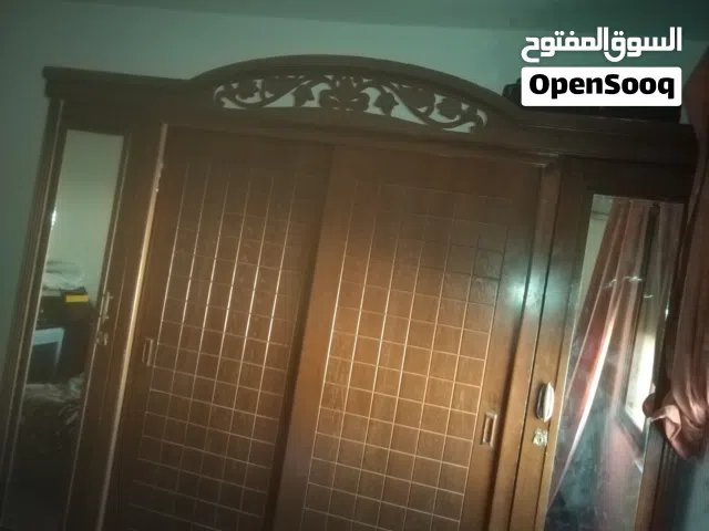 خزانة ملابس