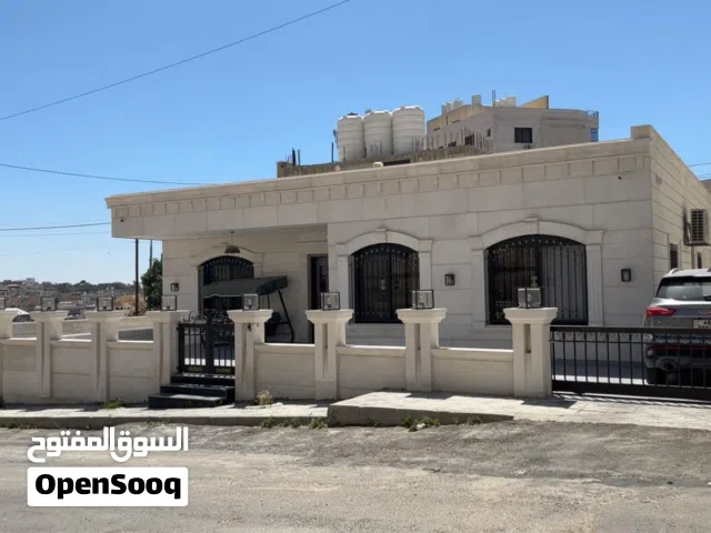 275 m2 4 Bedrooms Villa for Sale in Amman Al Qwaismeh