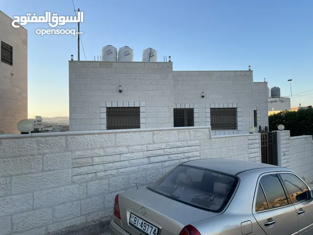 175 m2 3 Bedrooms Townhouse for Sale in Zarqa Dahiet Al Madena Al Monawwara