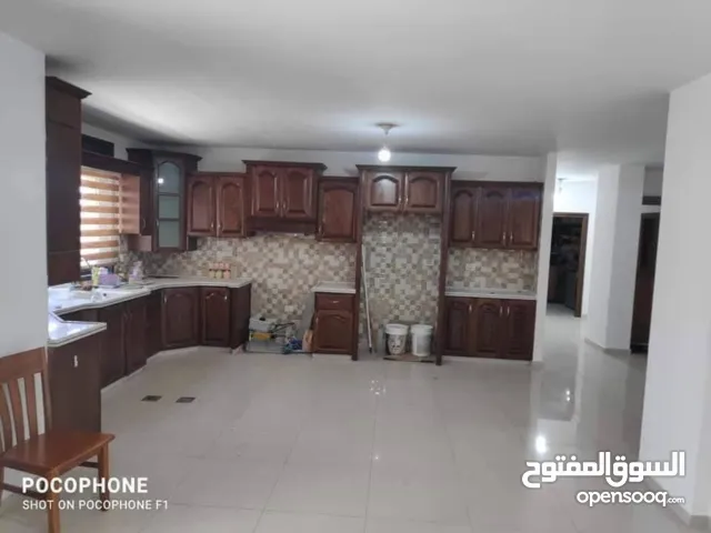 180 m2 3 Bedrooms Apartments for Rent in Ramallah and Al-Bireh Al Tira
