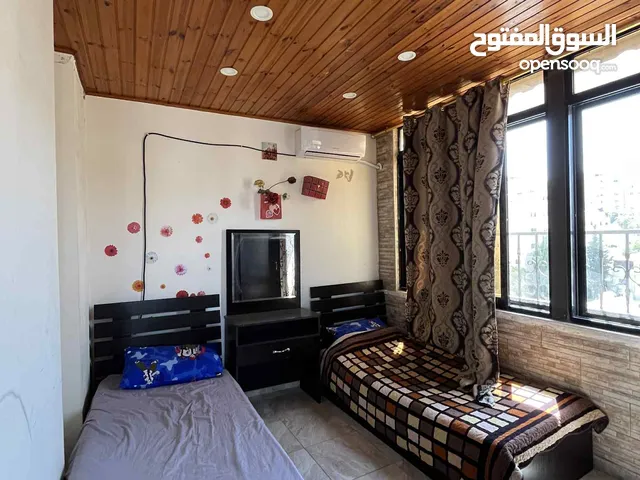 روف مفروش سوبر ديلوكس ذات إطلالة رائعة في شارع الجامعة للايجار 180دينار