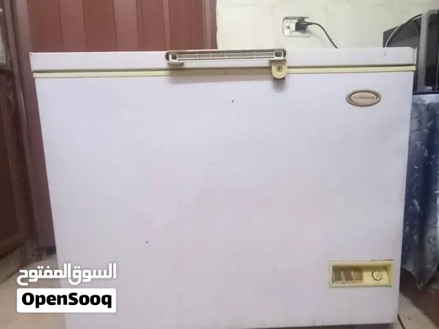 فريزر  جونسون   السعة 286 لتر ، 150 كيلو  فقط ب 85 دينار  الموقع السلط ـ الصبيحي  الحالة جيد جداً .