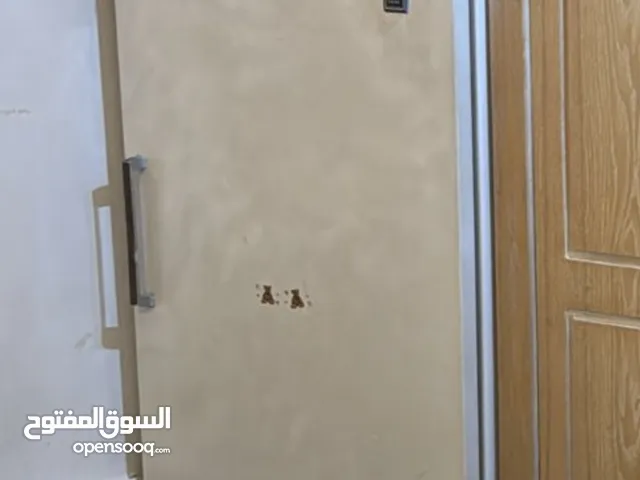 فريزر جنرال الكتريك نظيف و بحالة ممتازه