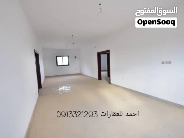 مبنى في شارع الشجر للإيجار إداري خدمي فالطابق الأول والثاني علوي