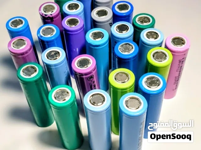 بطاريات ليثيوم 3.7V سعة 18650قابلة لأعادة الشحن .نظيفة