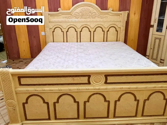 سرير مستعمل للبيع
