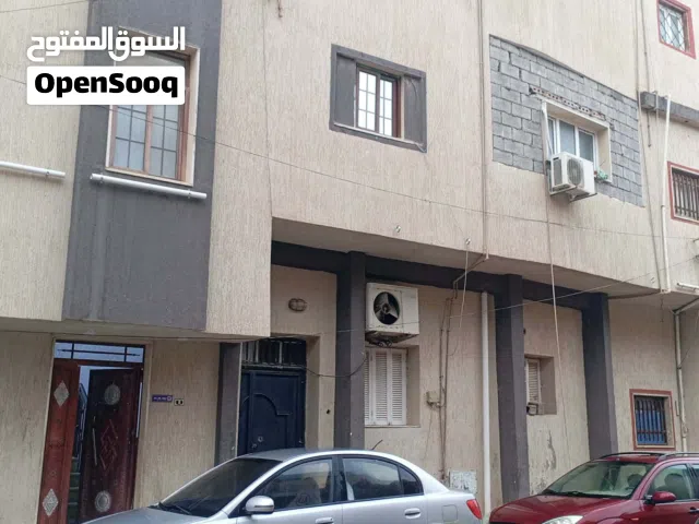 140 m2 More than 6 bedrooms Townhouse for Sale in Tripoli Ghut Shaal