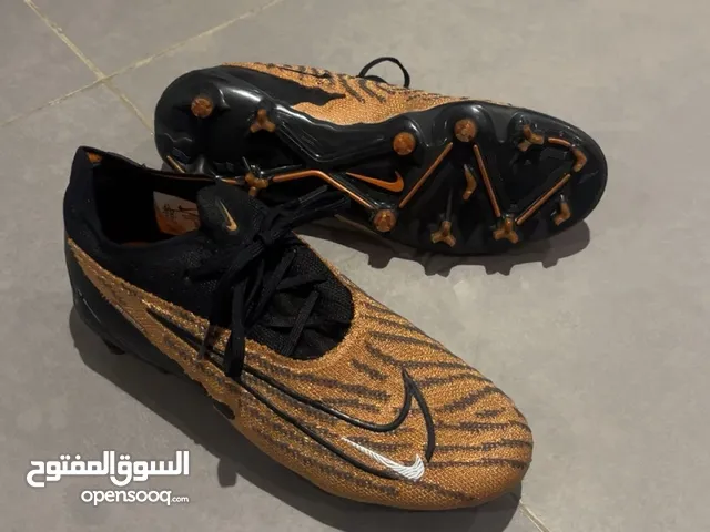 39.5 Sport Shoes in Jeddah