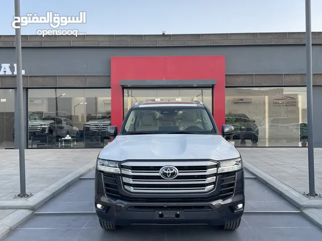 لاندكروزر GXR توين توربو زيرو كيلو متر