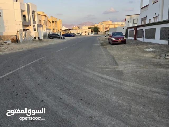 انا المالك والملك لله ارض ف العامرات السادسة البريد 6