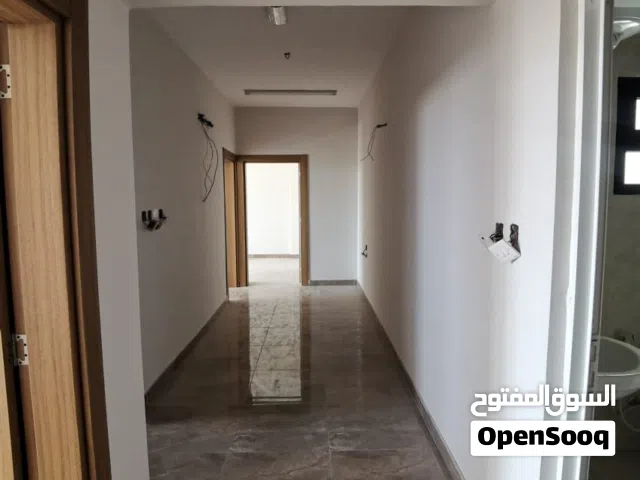 شقه للايجار في الخوض تتكون الشقه من ثلاث غرف