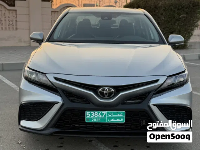 كامري 2023 صالون سيدان se السيارة قمة في النظافة