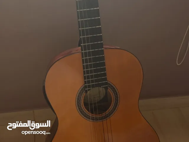 جيتار فالنسيا فلامنكو اصلي من إسبانيا نظيف جدا