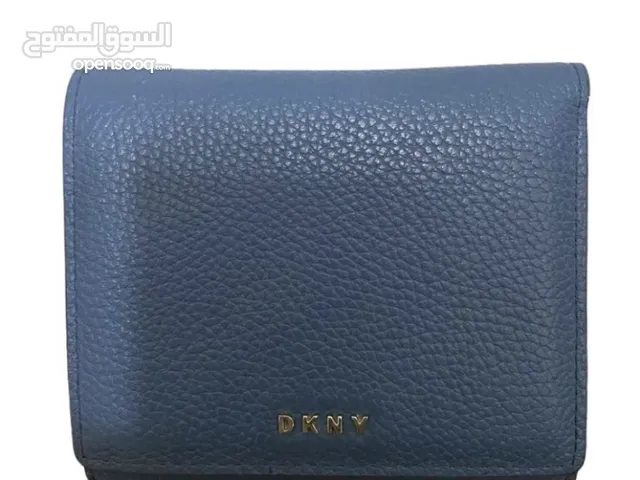 محفظة DKNY اصلية مستعملة استعمال خفيف