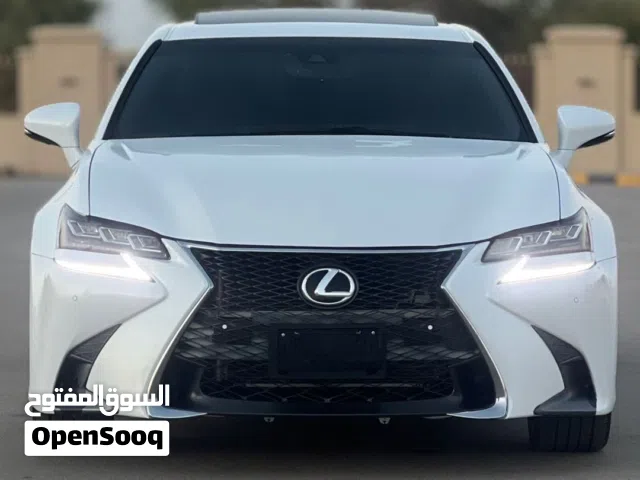 لكزس GS 350 موديل 2018 لون أبيض مع مواصفات أمريكية وميزات عالية الجودة