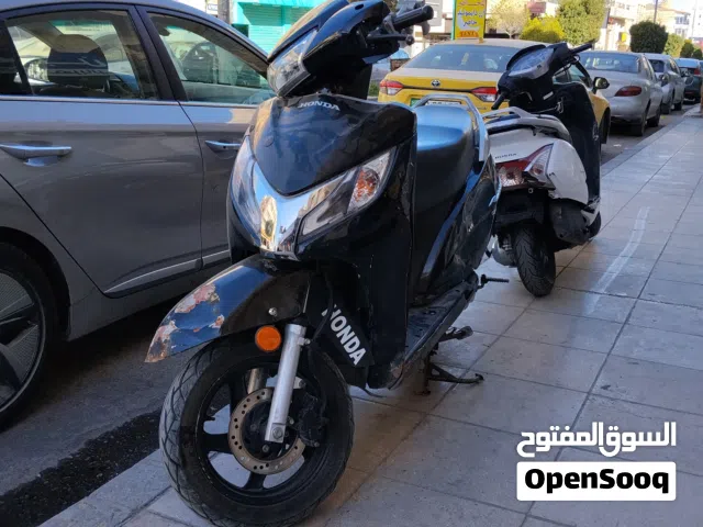 2 سكوتر  هوندا أكتيڤيا للبيع