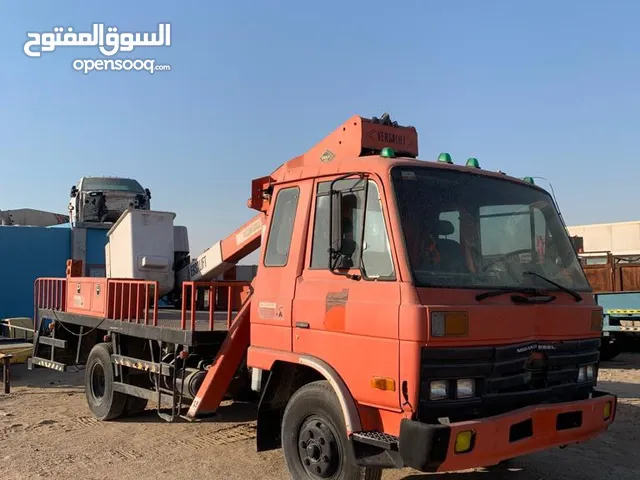 Tow Truck Nissan 1998 in Abu Dhabi