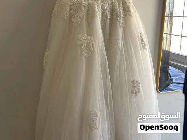 فستان زفاف مستعمل