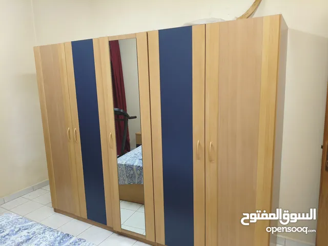 غرفة نوم بحالة ممتازة للبيع
