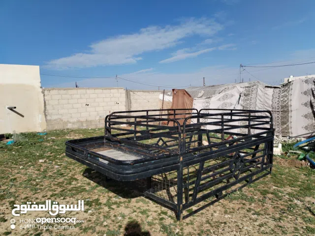 للبيع  قفص بكم نيسان 5 شناكل طابقين توبات  سماكه تضيفه جدن طابقين  في مادبا