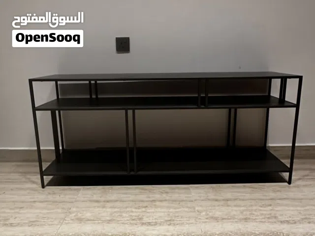 West Elm Profile Media Console 55” – مستورد أمريكي – معدن فاخر – حالة ممتازة مع خدش ب
