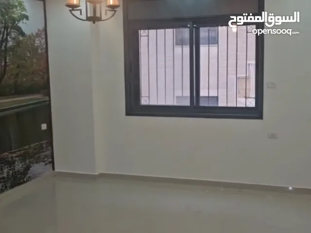 شقه في منطقه المصايف مساحه 210متر طابق اول الارسال