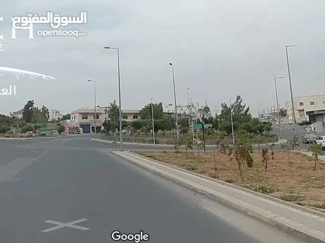 ارض سكنية للبيع في ابو نصير / قرب دوار البحرية على الشارع الرئيسي .