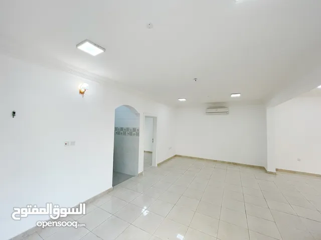 400 m2 More than 6 bedrooms Villa for Rent in Muscat Azaiba