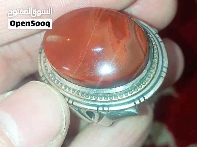 خاتم عقيق يماني كلش قديم، بيه عروق، نادر وكبير الحجم، الركاب شغل يدوي من الأستاذ مهدي من إيران   الس