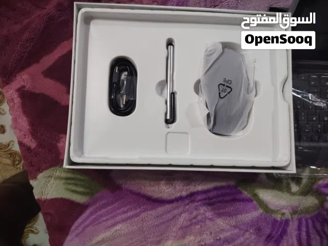 ايباد للبيع جديد ما مستخدم كلش جهاز كامل ملحقات ويه كبيورد ماوس وقلم وكفر ولزكه