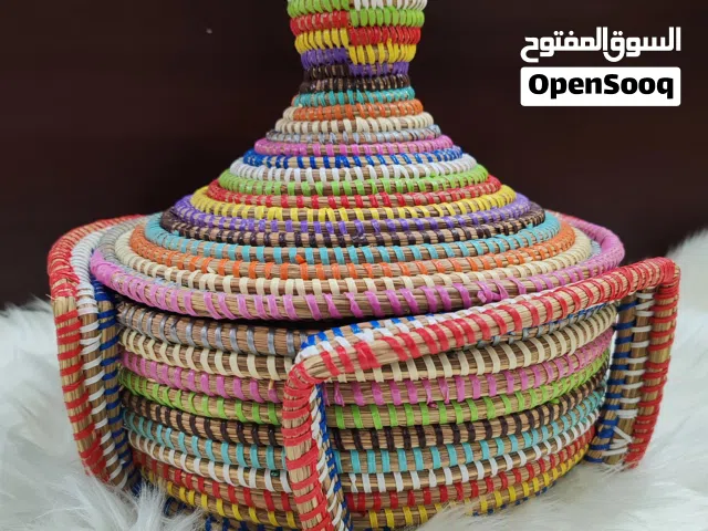 للبيع عدد (4) خزفيات يدوية جديدة.